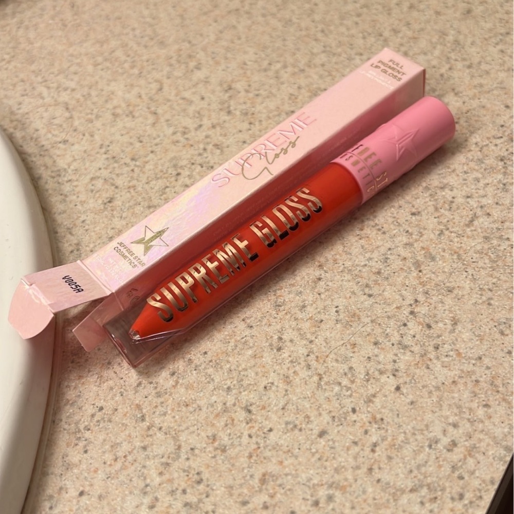 Jeffree Star Supreme Gloss “Everybody Knows”